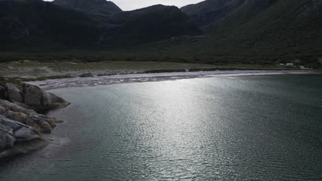 Sonnenuntergang-über-Der-Küste-Von-Helgeland,-Norwegen--Antenne