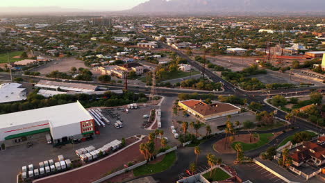 Vista-Aérea-De-U-haul-Mudanza-Y-Almacenamiento-Del-Centro-De-Tucson-En-Arizona