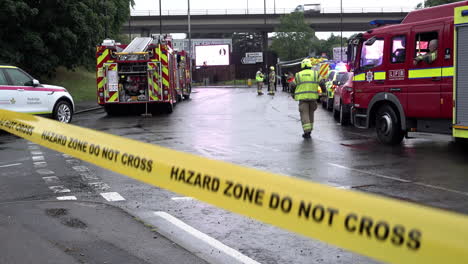 Los-Camiones-De-Bomberos-Llegan-A-Un-Centro-De-Comando-Para-Inundaciones-Después-De-Que-Un-Mes-De-Lluvia-Torrencial-Caiga-En-Varias-Horas-En-La-Capital-Durante-Tormentas-Eléctricas