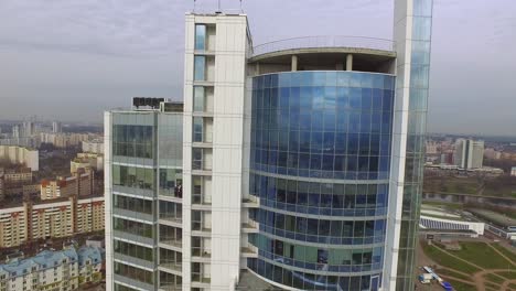 Edificio-De-Oficinas-Corporativas-En-El-Centro-De-La-Ciudad.-Edificio-Rascacielos-De-Cristal