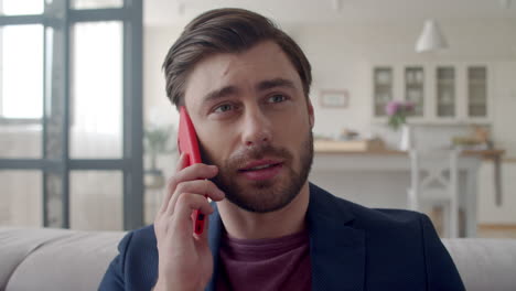 Surprised-business-man-talking-on-phone-at-remote-office.-Man-saying-no.