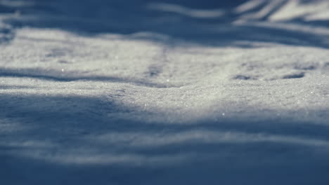 Malerische-Schneeoberfläche-Sonnenlicht-Winter-Aus-Nächster-Nähe.-Winterlandschaft.