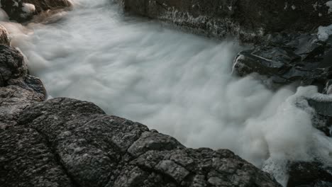 Timelapsed-foam-movement-at-the-seashore.-Southern-Norway