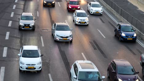 Ansturm-Von-Arbeitspendlern,-Die-Auf-Der-Ayalon-Autobahn-In-Israel-Nach-Hause-Eilen