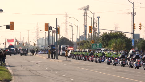 Filas-De-Motocicletas-Policiales-En-Honor-Al-Oficial-Caído