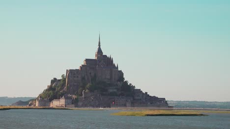 Mont-saint-michel-Durante-La-Marea-Alta