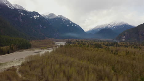 Scenic-mountain-landscape-in-the-British-Columbia-wilderness