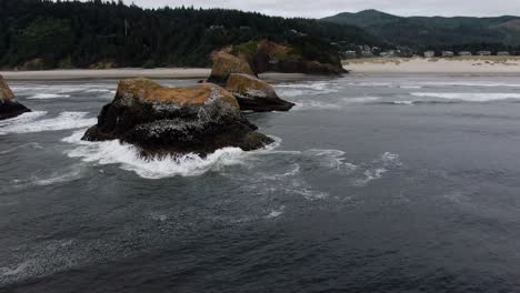 Pan-out-with-scenic-surrounding-of-Well-formed-Minerals-on-Oregon-Coast