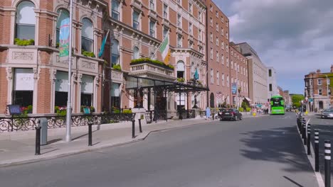 Una-Toma-De-4k-Del-Hotel-Shelbourne-En-St-Stephen&#39;s-Green-Dublin-Irlanda