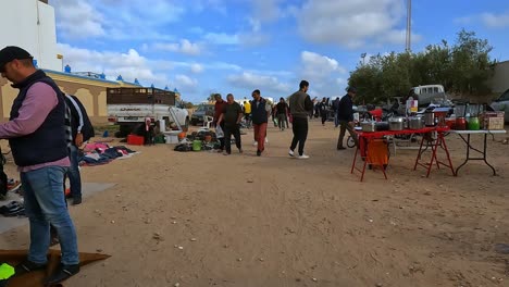 Gente-En-El-Mercado-Midoun-De-Djerba-En-Túnez