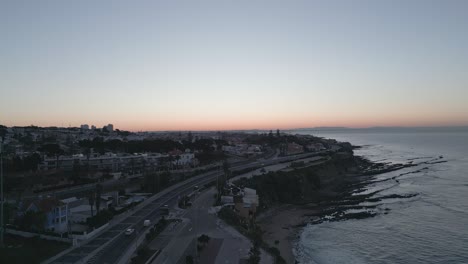 Abend-Lissabon,-Portugal.-Schwenkaufnahme-Nach-Sonnenuntergang