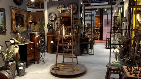 Static-shot-showing-vintage-light-shop-at-trade-fair-in-Munich---interior-design-for-home-decoration