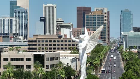 La-Estatua-De-La-Victoria-Alada-Está-En-La-Parte-Superior-De-La-Cúpula-Del-Edificio-Del-Capitolio-Del-Estado-De-Arizona-En-Phoenix