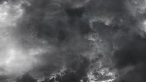 Nubes-Grises-Y-Rayos-Relámpagos-4k