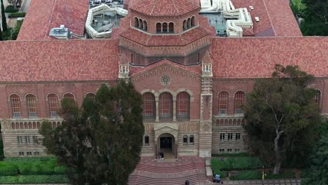 Drone-Shot-of-Instructional-Media-Building-in-UCLA-Campus,-University-of-California,-Los-Angeles-USA,-Close-Up