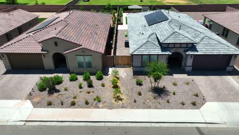 Homes-in-upscale-housing-development-in-southwest-USA