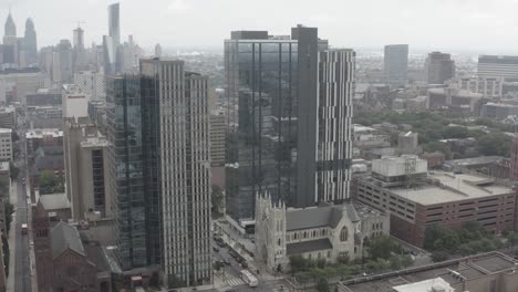 Drone-Shot-of-Philly,-Centered-on-St