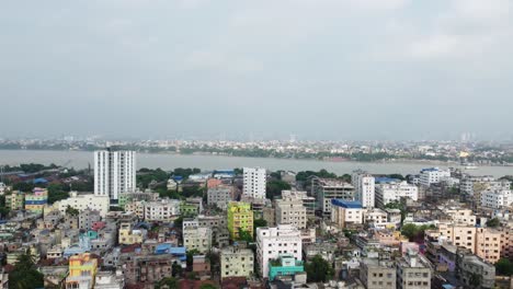 Un-área-Densamente-Poblada-Adyacente-A-Howrah-En-Las-Orillas-Del-Ganges