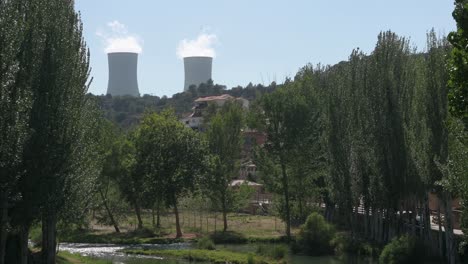 Central-Nuclear-De-Trillo-Situada-Cerca-De-La-Ciudad-De-Trillo-A-Orillas-Del-Río-Tajo,-En-España