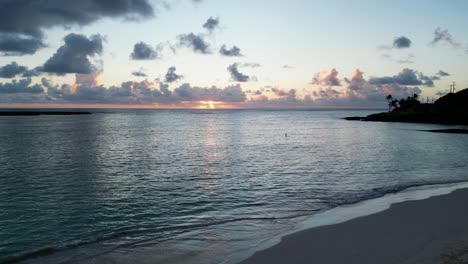 Beautiful-Hawaiian-sunrise,-Lanikai-beach.-4K30-Drone-Descending