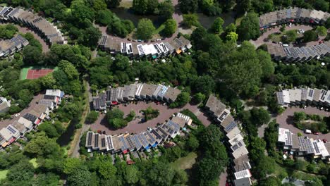 Rozendaal-residential-drive-in-houses-in-city-of-Leusden,-Netherlands