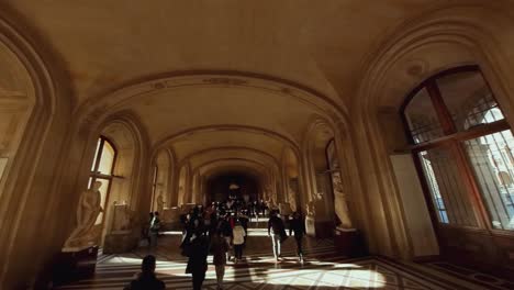 Cinematic-shot-of-the-hallways-ad-Louvre,-Paris,-France