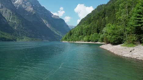 Klontalersee-lake-of-Switzerland-with-beautiful-natural-Alpine-backdrop