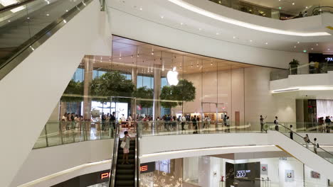 Ver-El-Frente-De-La-Tienda-Apple-Store-En-El-Iconsiam-En-Bangkok
