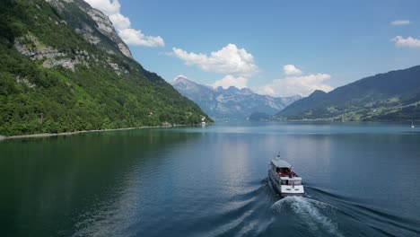 Honeymoon-destination-Switzerland-offering-dreamlike-fantasy-boat-cruise