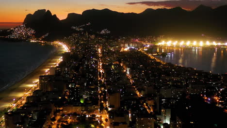 Sonnenuntergangsstadt-Rio-De-Janeiro-Brasilien