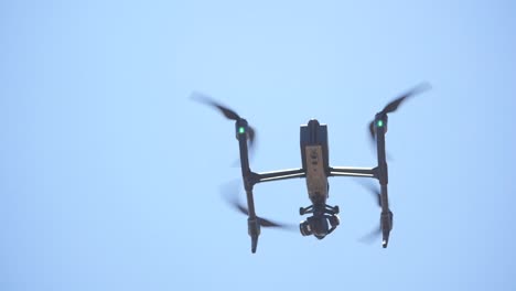 Dji-Inspire-2-Drone-Flotando-En-El-Aire