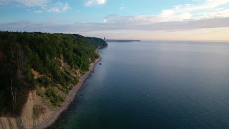 Steep-vegetated-coastline-of-Gdynia-Orlowo-coastline,-Baltic-Sea
