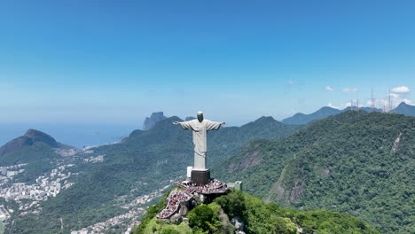 Cristo-Redentor-En-Las-Montañas-Del-Corcovado-Río-De-Janeiro-Brasil