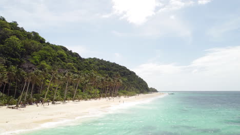 Playa-Tropical-Prístina-En-La-Toma-Aérea-De-Filipinas