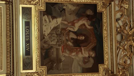 Kunstmalereiausstellung-Ludwigs-XIV.-Im-Louvre-Museum-In-Paris,-Frankreich---Vertikal