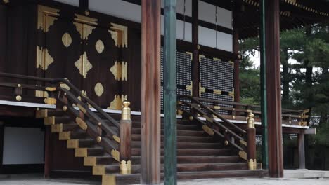 Close-up-of-the-imperial-palace-wooden-stairs-in-Kyoto,-Japan