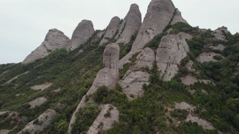 Mountain-cliffs-in-Montserrat,-Spain