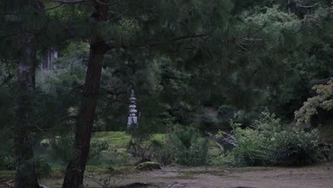 Wunderschöner-Japanischer-Garten-In-Kyoto
