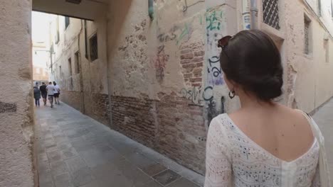Beautiful-female-model-on-the-narrow-streets-of-Venice