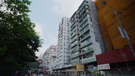 Dynamisches-Leben-In-Der-Stadt:-Verkehr-Und-Bautätigkeit-In-Hongkong