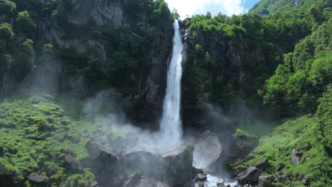 Majestic-Foroglio-Waterfall-In-Canton-Ticino,-Switzerland