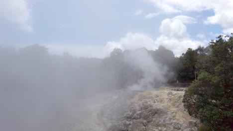 Active-Geysers,-geothermal-hot-springs-at-natural-landmark-"Caldeiras-das-Furnas"-fuming-in-Furnas,-San-Miguel-Island,-Azores,-Portugal