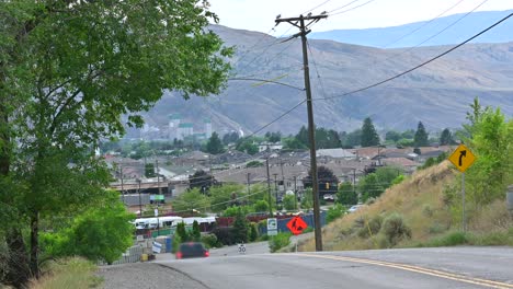Navigating-the-Smoke:-Truck-Braving-the-Hazy-Streets-of-Kamloops-Amidst-Ross-Moore-Lake-Wildfire