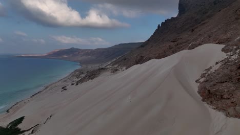 White-Sand-Dunes-On-The-Shore-Of-Arher-Beach-In-Socotra-Island,-Yemen