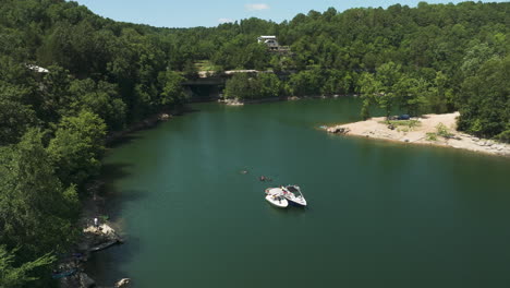 Hogscald-Hollow:a-yacht-paradise-on-Beaver-Lake,-Arkansas,-USA