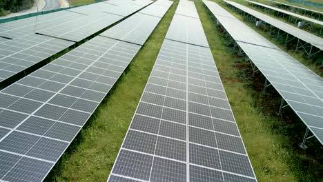 Solarpanel-Farm,-Erneuerbare-Grüne-Energie