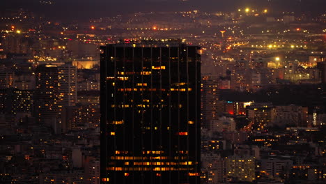 Blick-Auf-Das-Stadtbild-Von-Oben-Auf-Die-Skyline-Von-Montparnasse,-Beleuchtet-In-Der-Nacht,-In-Paris,-Frankreich