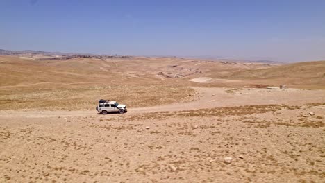 SUV's-driving-in-the-desert-off-road-3