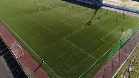 Partido-De-Fútbol-En-La-Vista-Aérea-Del-Campo-De-Fútbol