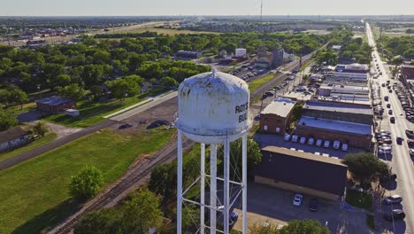 Water-tower-in-Royse-City,-Texas